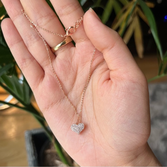 Elegant Heart Pendant Necklace with Sparkling Crystals – Perfect Gift - Picture 6 of 15